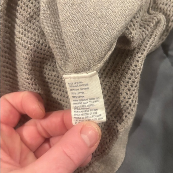 American Eagle Gray Sweater Mesh Back. Size XS. - Picture 4 of 5